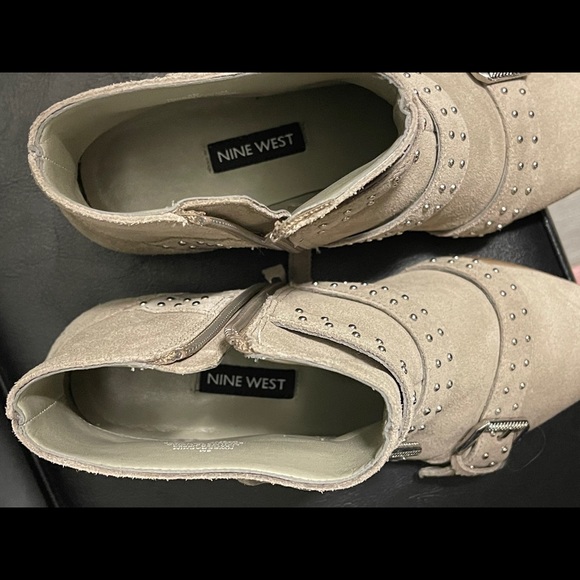 Seraphim Pointy Toe Booties - Picture 7 of 8